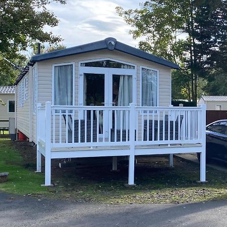Prestige Static Caravan on 5 Star Holiday Park Cheswick  Buitenkant foto